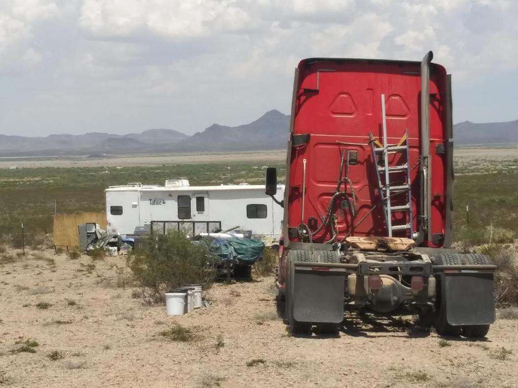 Camping At Desert Gardens Oasis In Lobo, Tx Van Horn Εξωτερικό φωτογραφία